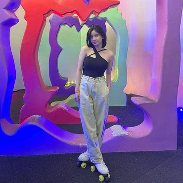 Melati Eks JKT48 Viral Jualan Nasi Bakar, Penggemar Datang Tiap Hari