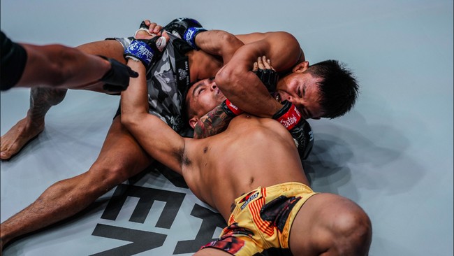 Eko Roni Saputra menyampaikan pujian terhadap kemenangan Elipitua Siregar atas petarung Filipina Robin Catalan di gelaran ONE 157, Jumat (20/5).
