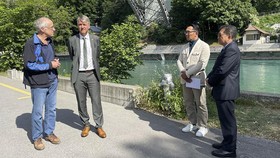 Sosok Heinrich, Warga Bern Penyelamat Adik Eril yang Peluk RK