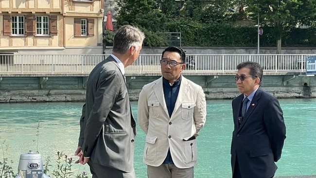 Kepala Protokol Kemenlu Swiss, Dubes Beatrice Schaer, menemui Ridwan Kamil pada Rabu (1/6) untuk mendukung proses pencarian Eril yang hilang di sungai Aare.
