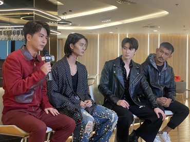 img-title Go International! 7 Potret Rio Dewanto Bareng Bae Jinyoung Bikin Heboh