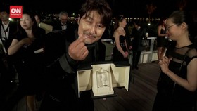 VIDEO: Song Kang-ho Jadi Aktor Terbaik Cannes Film Festival 2022