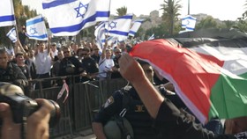 VIDEO: Bentrok Warga Israel-Palestina Saat Pawai Bendera di Yerusalem