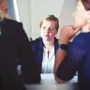 6 Red Flags Perusahaan yang Harus Dihindari para Jobseekers, Awas Jangan Terjebak!