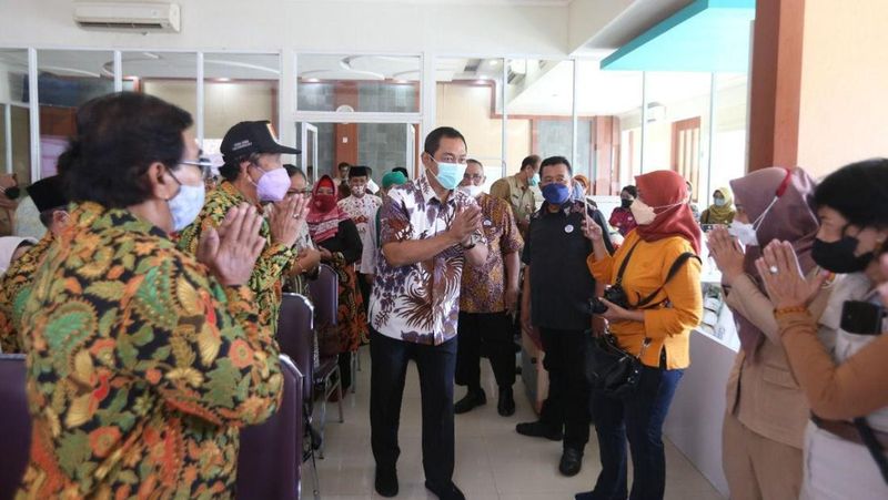 Wali Kota Semarang, Hendrar Prihadi menyampaikan pesan kepada masyarakat untuk selalu menghormati orang tua khususnya lansia.