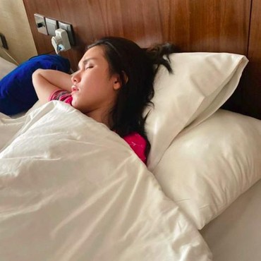 Ayu Ting Ting Jatuh Sakit di Mekkah, Badan Panas hingga Muntah-muntah