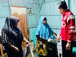 Cerita Warga Ende Didatangi Jokowi Malam Hari, Kaget hingga Terharu