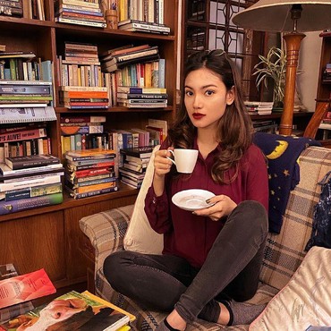 Diduga Kekasih Baru Afgan, Malika Bestari Ternyata Kuasai 3 Bahasa