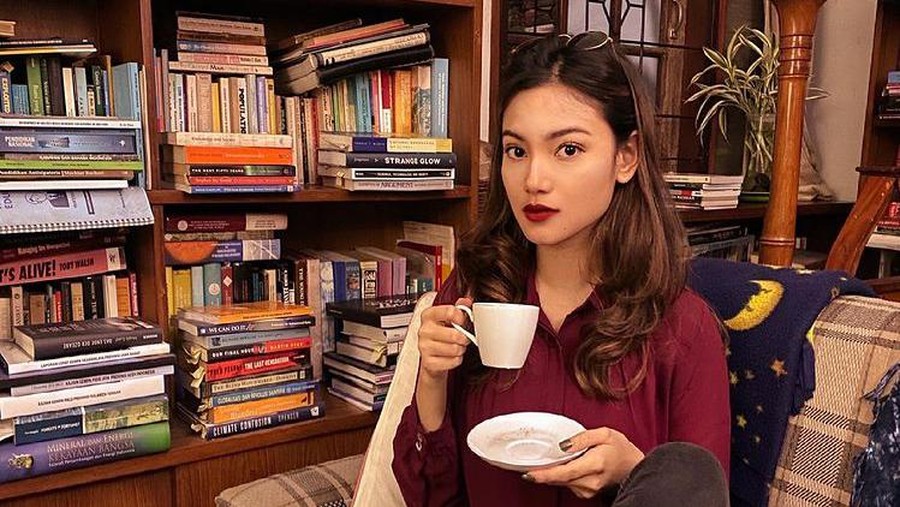 Potret Malika Bestari yang dikabarkan sedang dekat dengan Afgan.