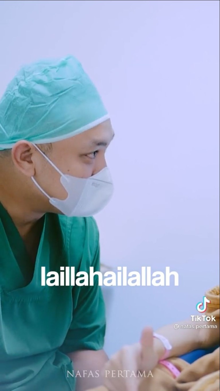 Adiezty Fersa Melahirkan Momen Adiezty Fersa lahirkan anak pertama