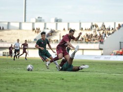 Adu Tajam Bomber PSM Makassar Everton Vs Striker Persik Joanderson
