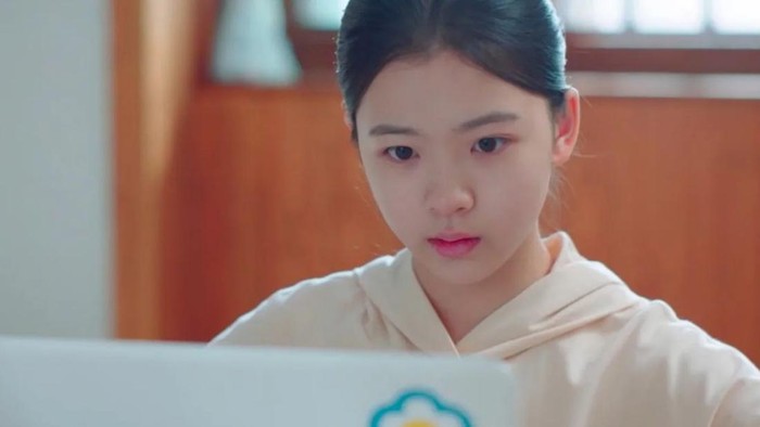 Bikin Penasaran Sejak Awal, 3 Drama Korea Ini 'Rahasiakan' Identitas Orang Tua dari Anak Karaker Utama Bikin Penasaran Sejak Awal, 3 Drama Korea Ini 'Rahasiakan' Identitas Orang Tua dari Anak Karaker Utama