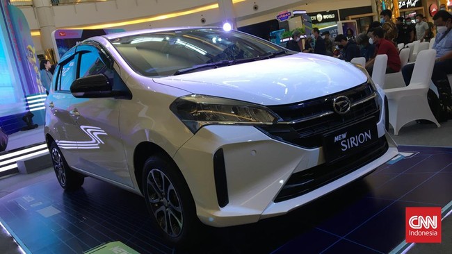Sirion Baru dilengkapi fitur Hill Start Assist yang dapat mencegah mobil mundur saat berada di jalan menanjak selama beberapa detik serta idle stop system.