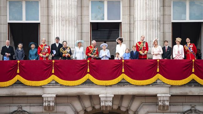 Selalu Dinantikan Tiap Tahun, Simak 5 Fakta Trooping the Colour 2024