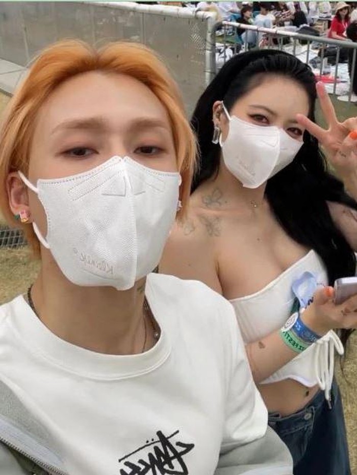 Pasangan idol K-Pop yang telah resmi bertunangan, HyunA dan DAWN, memamerkan kencan mereka dengan menikmati festival berdua./Foto: instagram.com/hyunhye1999