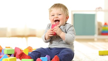 TIPS AGAR ANAK MAU MENCOBA BERBAGAI POSISI DUDUK