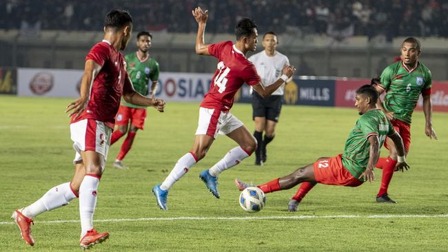 Timnas Indonesia gagal memanfaatkan sederet peluang dan harus puas bermain imbang 0-0 saat melawan Bangladesh.