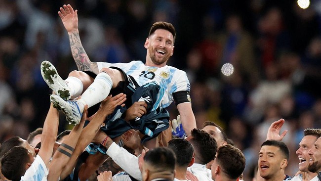 Lionel Messi berhasil naik ke posisi keempat dalam daftar pencetak gol terbanyak untuk tim nasional. Kini ia mengejar legenda Malaysia, Mokhtar Dahari.