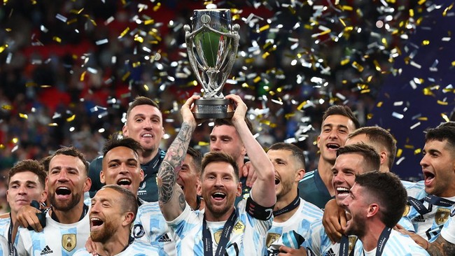 Trofi Finalissima jadi trofi kedua yang dipersembahkan Lionel Messi untuk Argentina dalam kariernya.