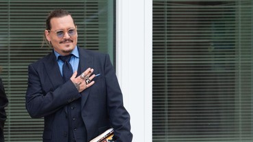 img-title Film Baru Johnny Depp Dapat Suntikan Dana dari Netflix?