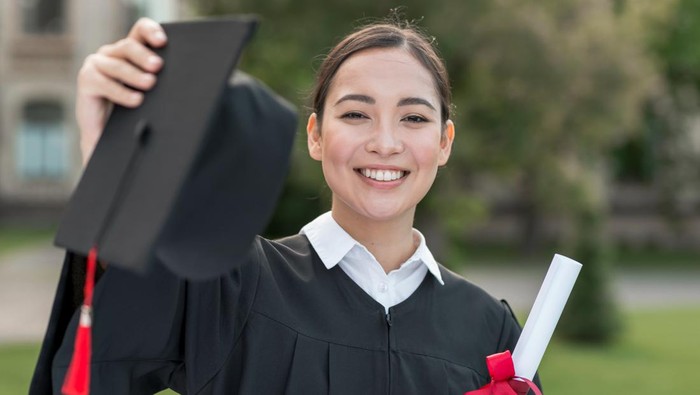 Beauties, Ini 10 Jurusan Kuliah yang Berpeluang Besar dan Menjanjikan untuk Perempuan! Beauties, Ini 10 Jurusan Kuliah yang Berpeluang Besar dan Menjanjikan untuk Perempuan!