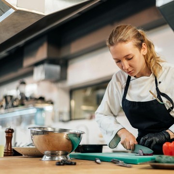 img-title Beauties Suka Masak? Ini 5 Alasan Terbaik untuk Memilih Jurusan Kuliah Tata Boga