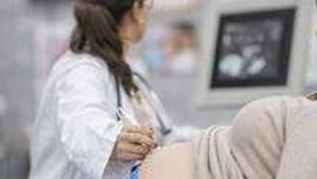 Kehamilan memang memiliki sejumlah risiko kesehatan, sehingga ibu hamil memerlukan antenatal atau asuhan kehamilan yang ketat demi menjaga kehamilan.