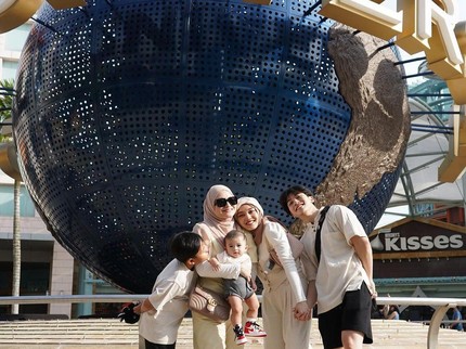 5 Potret Keseruan Anak-anak Sule Liburan ke Singapura, Baby Adzam Ikut Bun