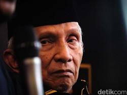 Amien Rais Dorong Surya Paloh Pukul Balik soal Plate, Ngabalin: Provokator!