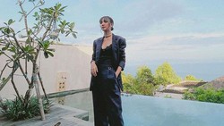 img-title 7 Potret Sheila Dara Aisha Pakai Baju Vidi Aldiano di Resepsi Maudy Ayunda