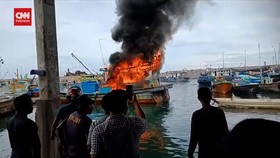 VIDEO: Kapal Nelayan Meledak, Satu Orang Tewas