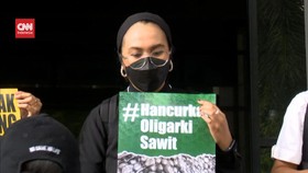 VIDEO: Koalisi Masyarakat Sipil Gugat Jokowi Soal Harga Minyak Goreng