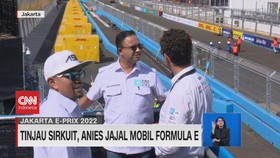 VIDEO: Tinjau Sirkuit, Anies Jajal Mobil Formula E