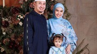 <p>Kartika Putri melahirkan anak pertama dalam pernikahannya dengan Habib Usman Bin Yahya, yakni Khalisa Aghnia Bahira, pada 18 Oktober 2019 lalu, Bunda. Ia memilih untuk melakukan persalinan normal yang di rumah dan sudah merencanakannya sejak awal kehamilan. (Foto: Instagram @kartikaputriworld)<br /><br /><br /></p>