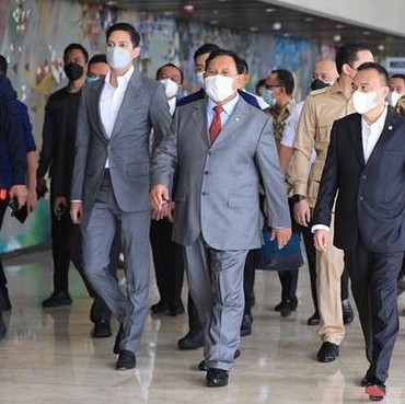 8 Potret Keponakan Tampan Prabowo Subianto yang Sempat Viral & Bikin Salfok