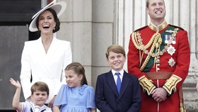 Peran Penting Pangeran George di Penobatan Raja Charles: Pegang Jubah