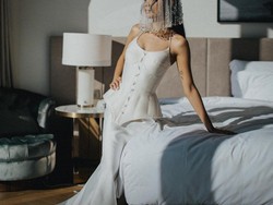 Cantiknya Eva Celia Kenakan Gaun Pengantin Karya Hian Tjen
