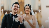 <p>Pasangan Eva Celia dan Demas Narawangsa resmi menikah pada hari ini, Jumat (3/6/2022), Bunda. (Foto: Instagram @thebridestory)<br /><br /><br /></p>