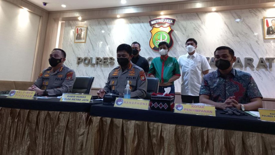 Gitaris Kahitna Andrie Bayuajie ditangkap karena kasus psikotropika