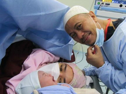 7 Potret Momen Istri Opick Melahirkan Anak Kedua Berjenis Kelamin Laki-laki