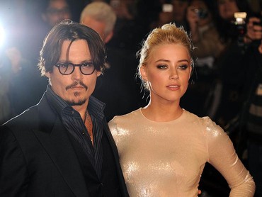 img-title Amber Heard & Johnny Depp Jadi Artis Paling Dicari di Google 2022