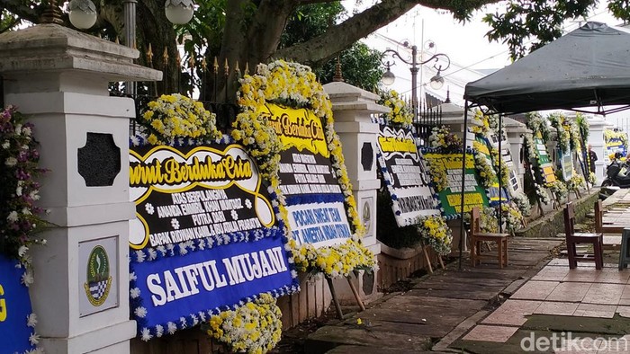 Karangan Bunga untuk Mendiang Eril Jadi Karya Seni, Dipamerkan Saat Peringatan Satu Tahun Wafatnya