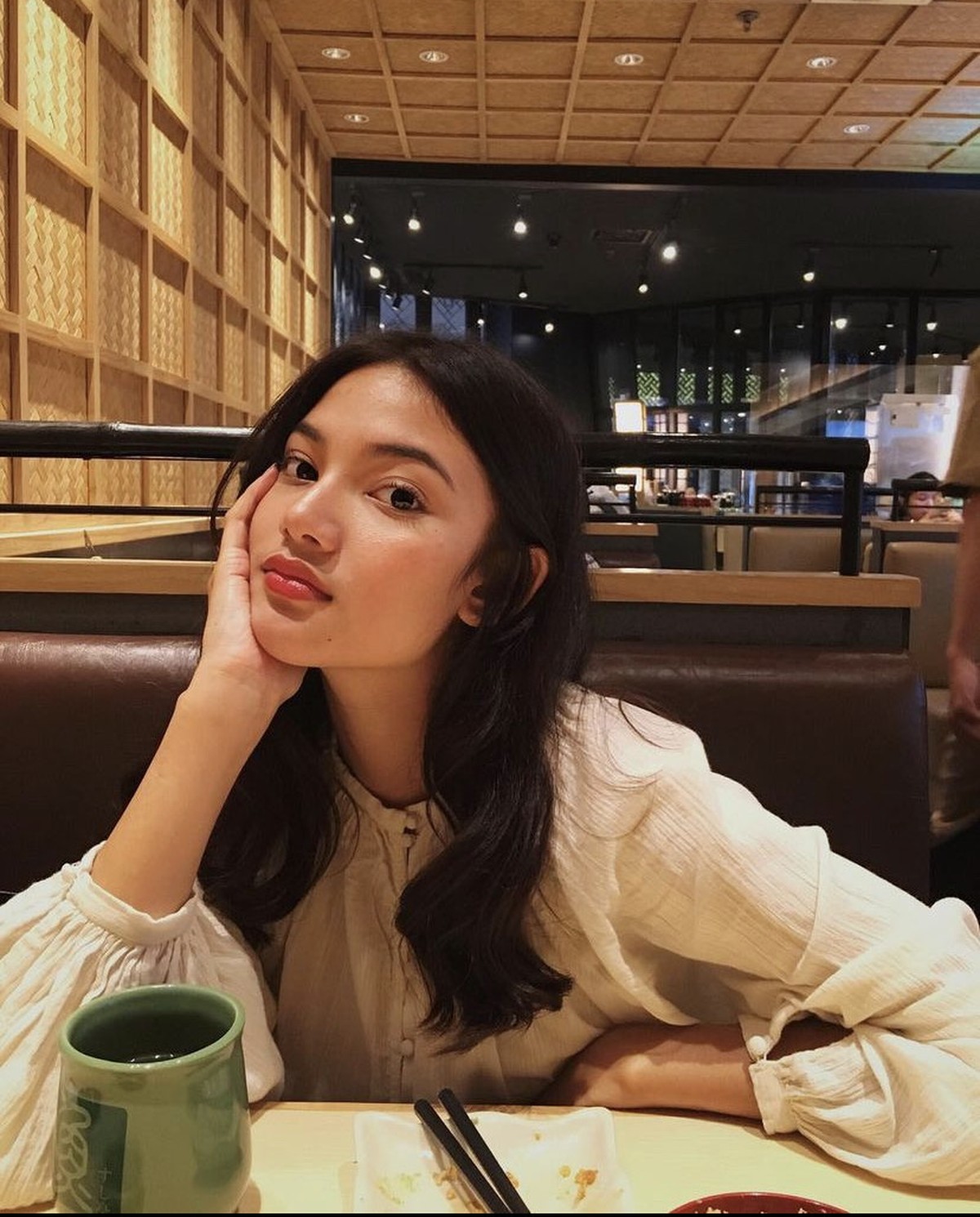 Malika Bestari&comma; Wanita yang Disebut Pacar Afgan yang Hobi Kulineran