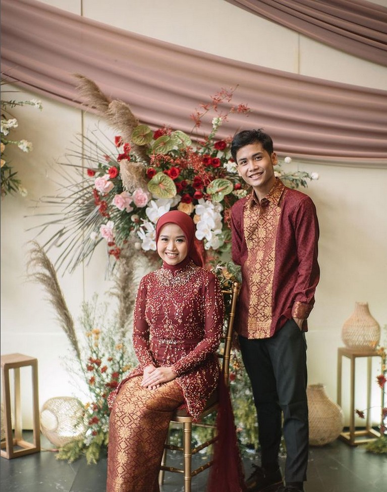 Momen lamaran Bintang Emon. Momen lamaran Bintang Emon.