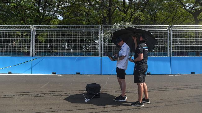 Ancol Kehilangan Lahan Parkir 4.000 Mobil Dampak Sirkuit Formula E Di rapat DPRD, Dirut Ancol Winarto menjelaskan soal kontrak antara PT Pembangunan Jaya Ancol dengan PT Jakarta Propertindo soal lahan yang dijadikan sirkuit.