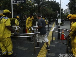 Alasan Pemilihan Portal S untuk Hadang Pemotor Naik Trotoar Metropole