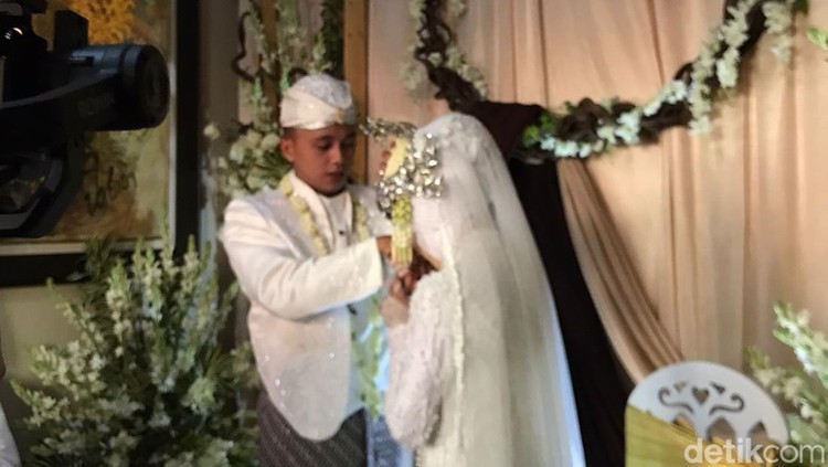 Foto pernikahan Rafika Putri Sa’bana dan Afif Romadhon.