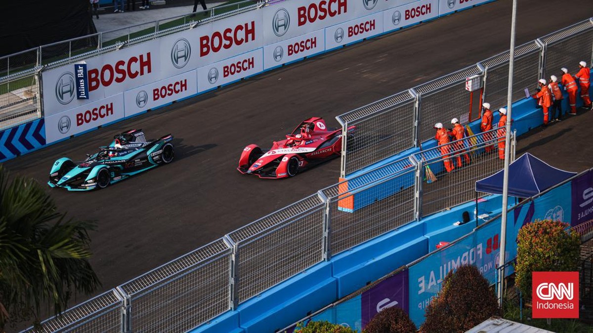 FOTO: Kualifikasi Formula E Jakarta Sengit, Vergne Pole Position
