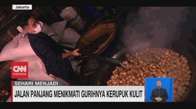 VIDEO: Sehari Menjadi Produsen Kerupuk Kulit