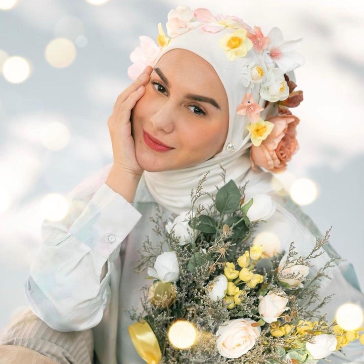 <p>Istri Ammar Zoni ini mengumumkan kehamilan keduanya pada Februari 2022 kemarin, Bunda. Memasuki minggu ke-22 kehamilan, Irish Bella menyempatkan diri melakukan maternity photoshoot. (Foto: Instagram: @_irishbella_)</p>